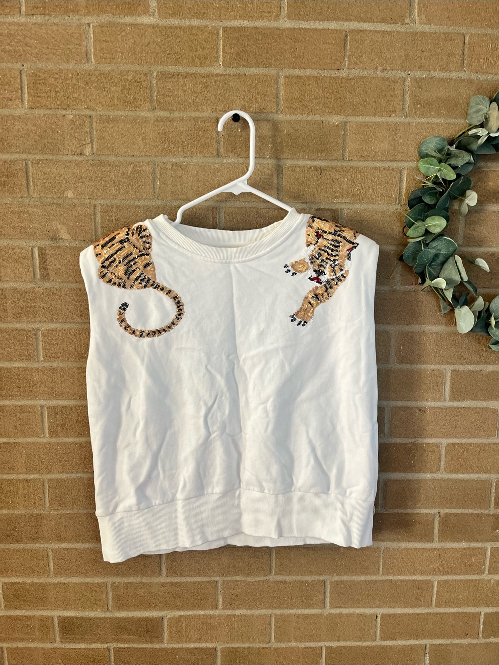 QUEEN OF SPARKLES White Sleeveless Top with Sequin Tiger Shoulders - Picture 2 of 4